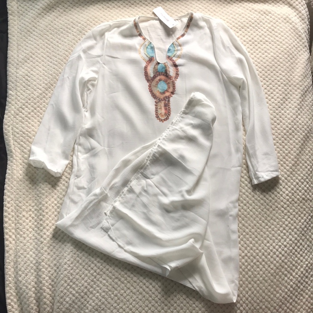 ORDER PLUS white sheet caftan with necklace print Size Small Brand New with tags